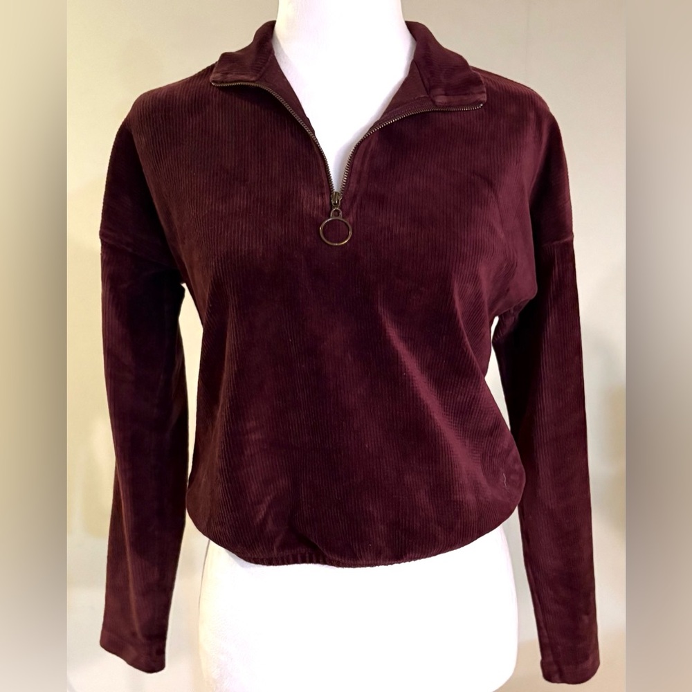 Arizona Jeans Co, Quarter Zip Cropped Burgundy Velvet Corduroy Top, Size XS